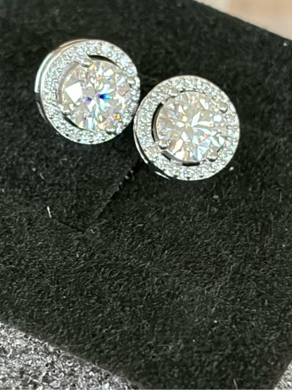 CERTIFIED 1ct Round Diamond MOISSANITE HALO Stud Earrings NEW